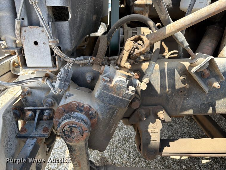 image for item EA4920 1999 Mack CH613 flatbed truck