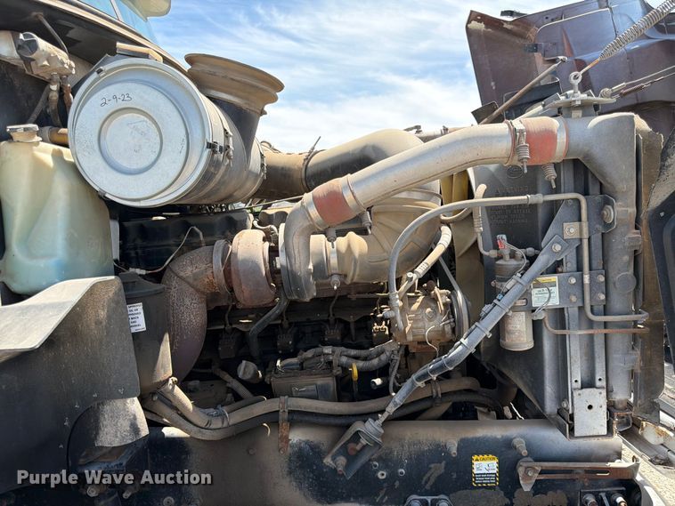 image for item EA4920 1999 Mack CH613 flatbed truck