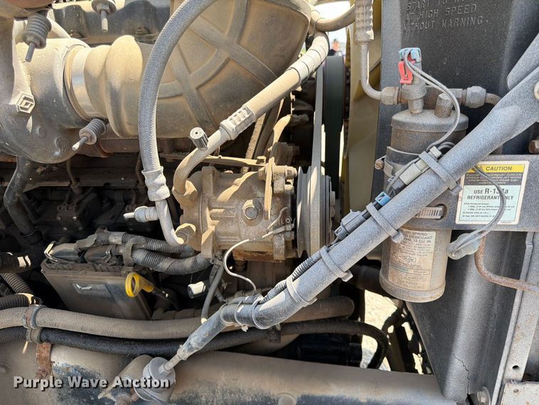 image for item EA4920 1999 Mack CH613 flatbed truck