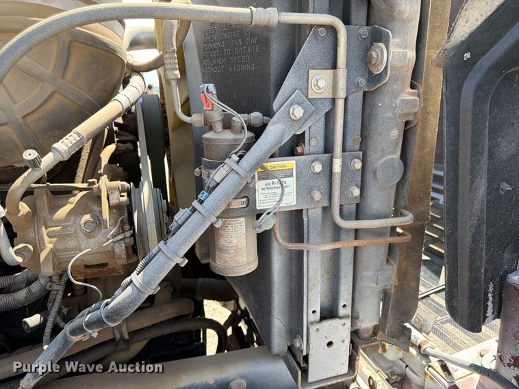 image for item EA4920 1999 Mack CH613 flatbed truck