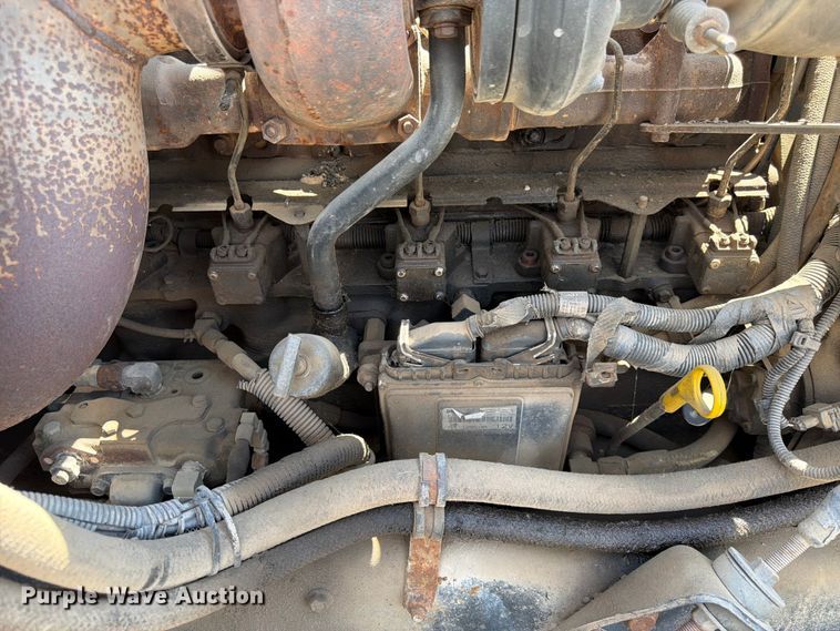 image for item EA4920 1999 Mack CH613 flatbed truck
