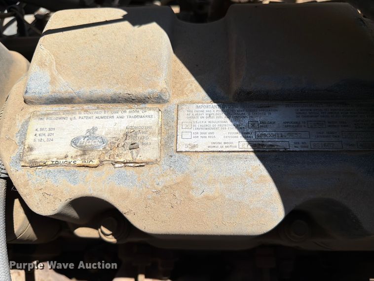 image for item EA4920 1999 Mack CH613 flatbed truck