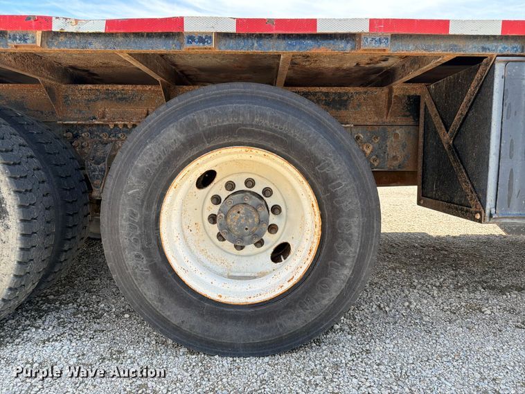 image for item EA4920 1999 Mack CH613 flatbed truck