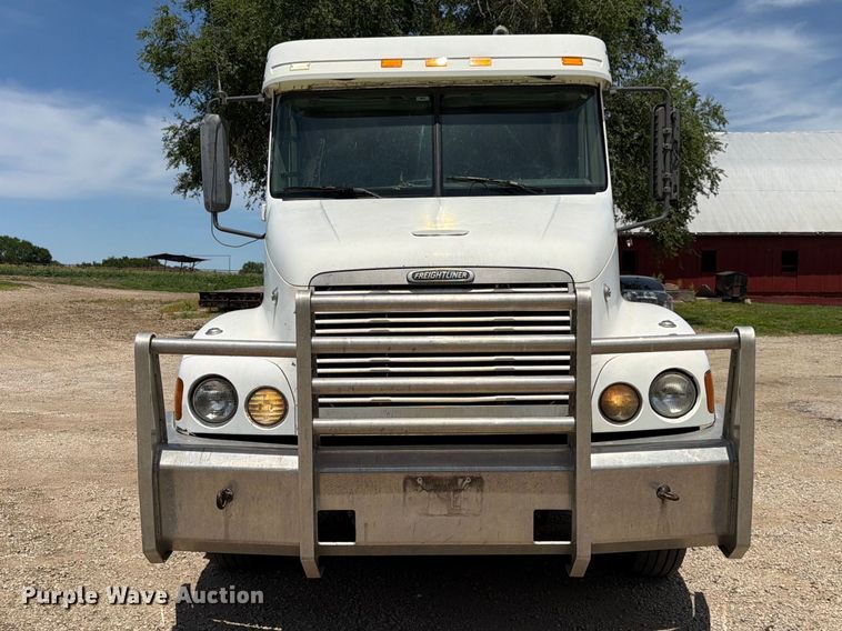 image for item EA4922 2002 Freightliner CST120 semi truck