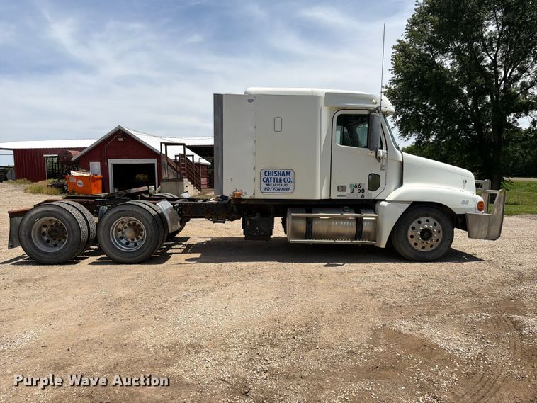image for item EA4922 2002 Freightliner CST120 semi truck
