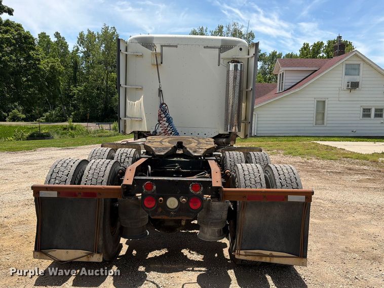 image for item EA4922 2002 Freightliner CST120 semi truck