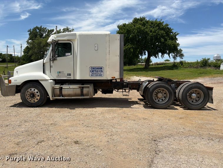 image for item EA4922 2002 Freightliner CST120 semi truck