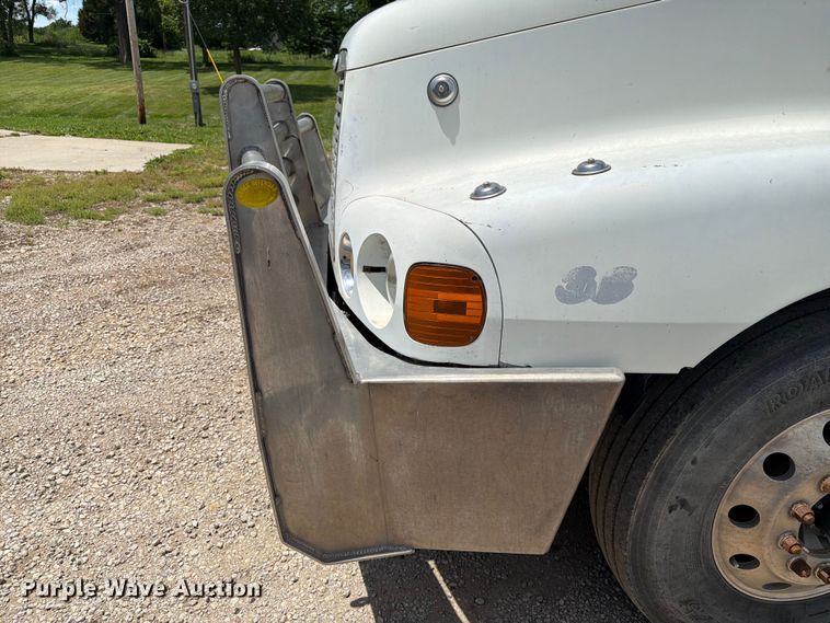 image for item EA4922 2002 Freightliner CST120 semi truck