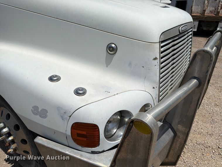 image for item EA4922 2002 Freightliner CST120 semi truck