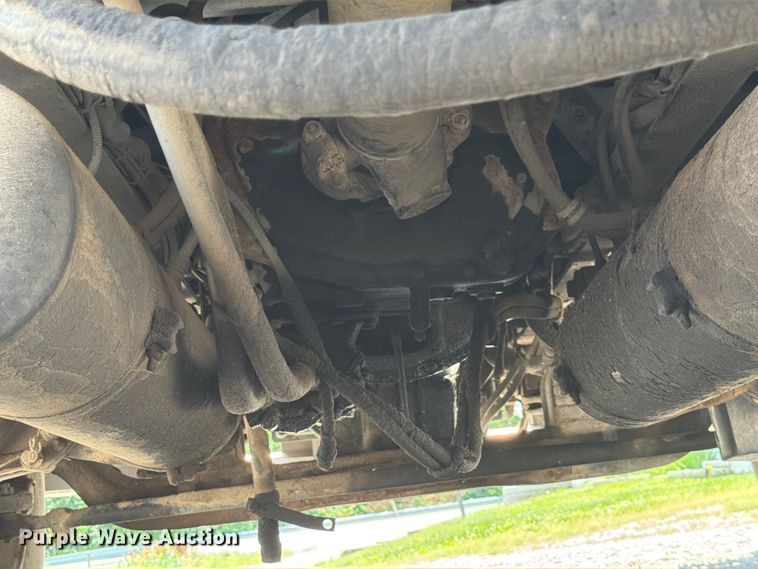 image for item EA4922 2002 Freightliner CST120 semi truck