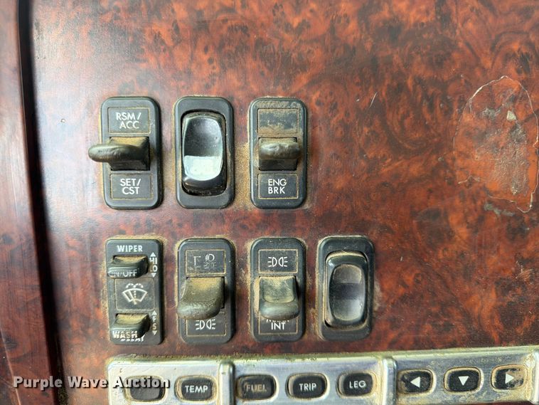 image for item EA4922 2002 Freightliner CST120 semi truck