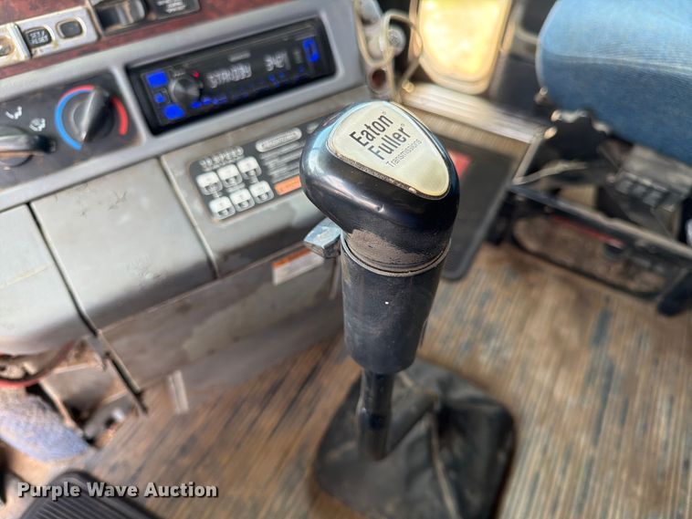 image for item EA4922 2002 Freightliner CST120 semi truck