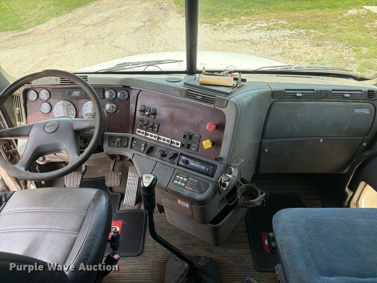 image for item EA4922 2002 Freightliner CST120 semi truck