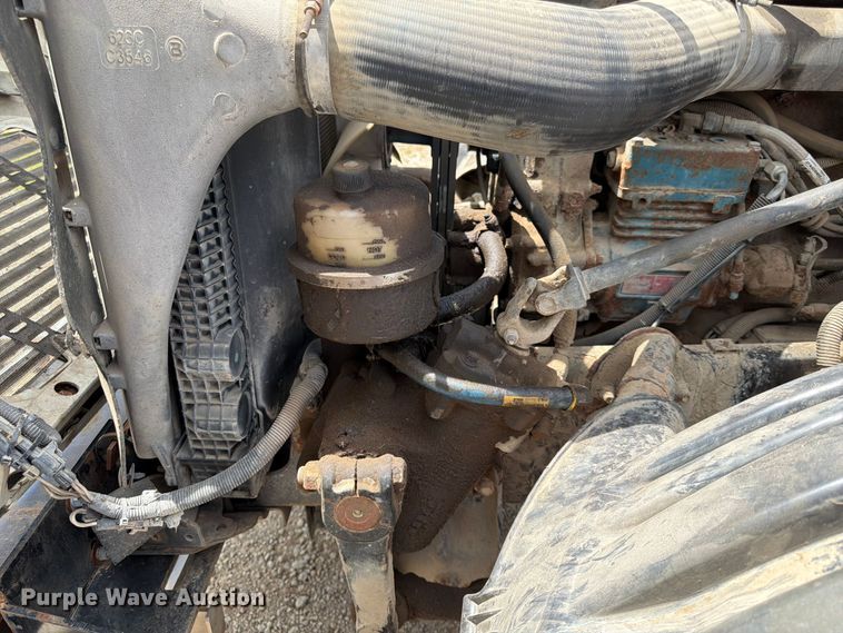 image for item EA4922 2002 Freightliner CST120 semi truck