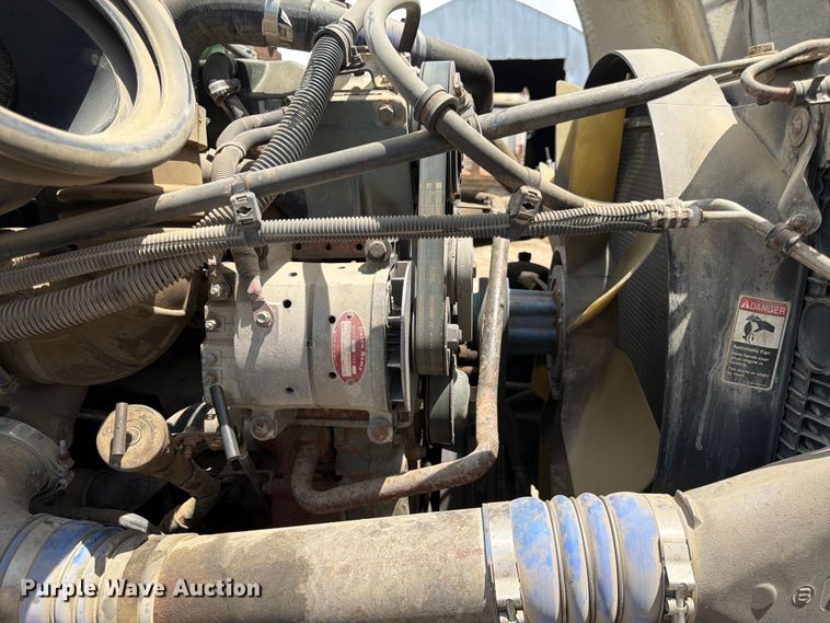 image for item EA4922 2002 Freightliner CST120 semi truck