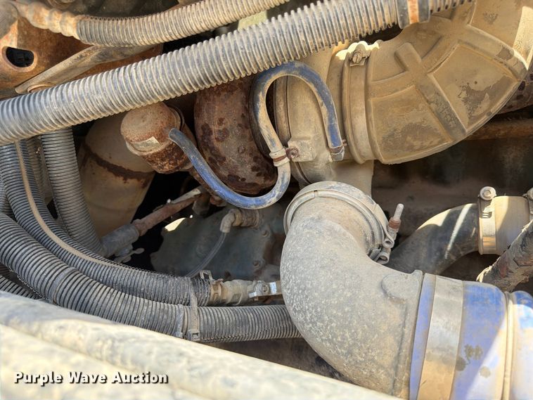 image for item EA4922 2002 Freightliner CST120 semi truck
