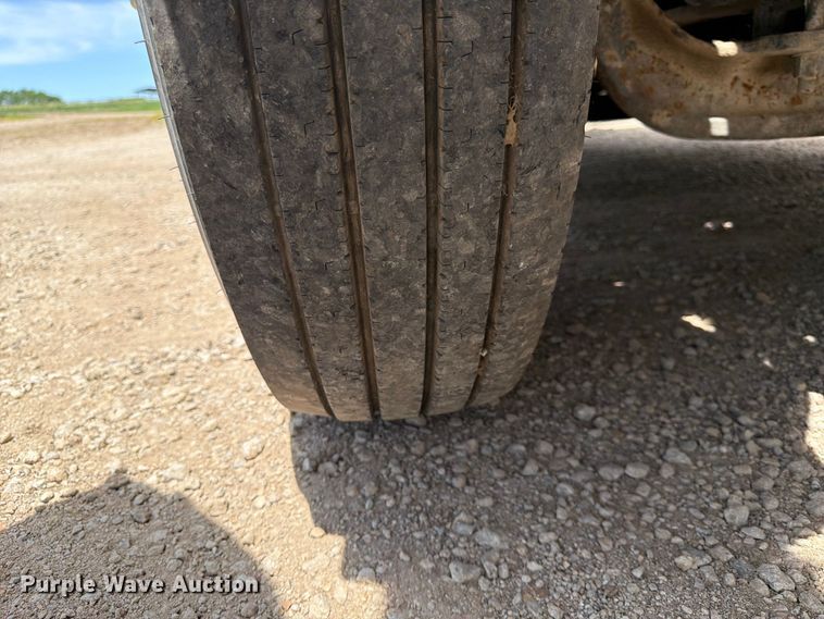 image for item EA4922 2002 Freightliner CST120 semi truck