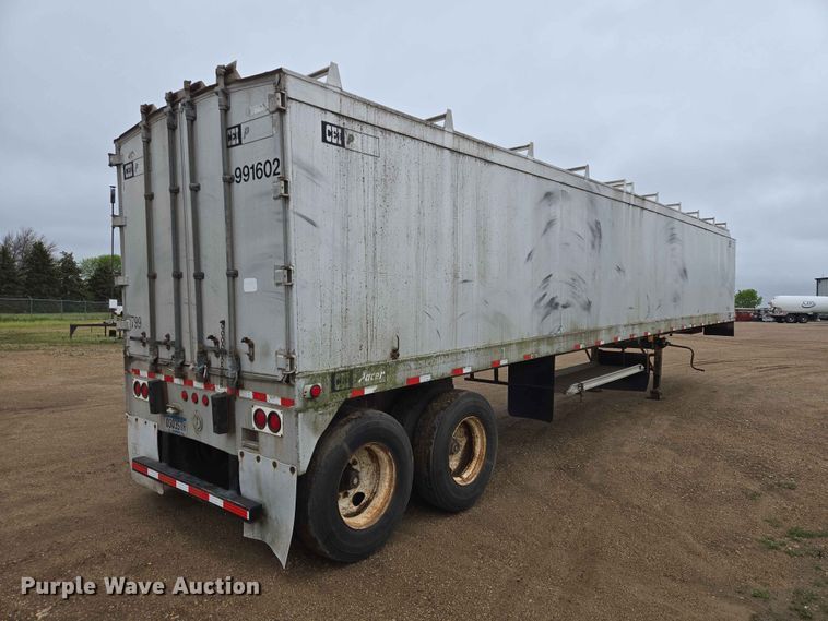 image for item EB1470 1999 CEI Pacer AT65 feed delivery trailer