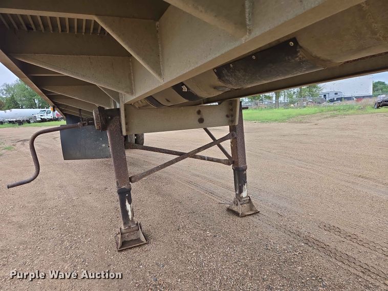 image for item EB1470 1999 CEI Pacer AT65 feed delivery trailer