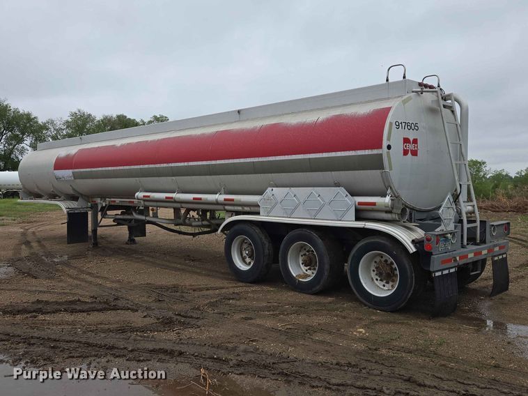 image for item EB1471 1991 Fruehauf TAG-NTN3-ESF 10500 tank trailer