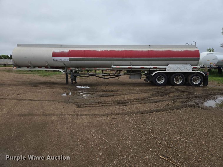 image for item EB1471 1991 Fruehauf TAG-NTN3-ESF 10500 tank trailer