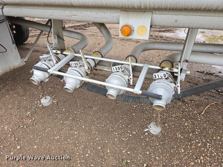 image for item EB1471 1991 Fruehauf TAG-NTN3-ESF 10500 tank trailer