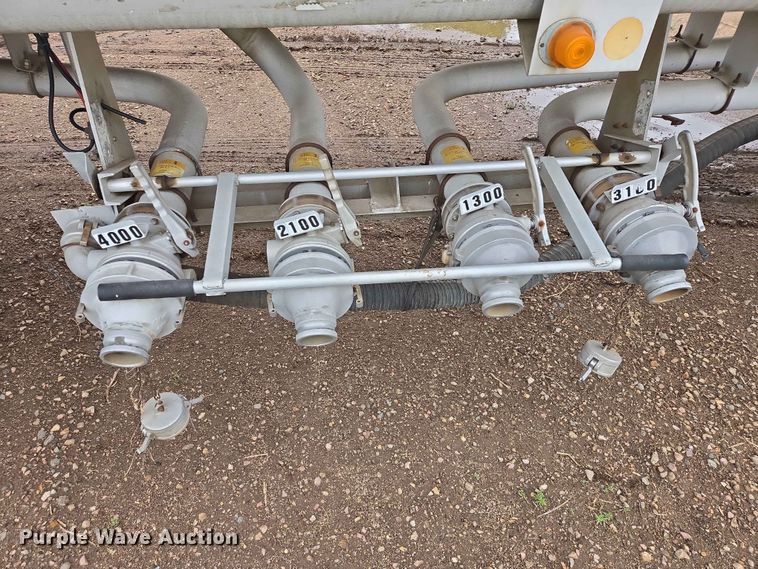 image for item EB1471 1991 Fruehauf TAG-NTN3-ESF 10500 tank trailer