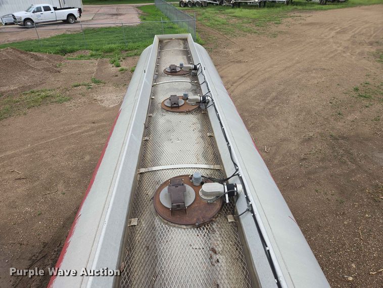 image for item EB1471 1991 Fruehauf TAG-NTN3-ESF 10500 tank trailer