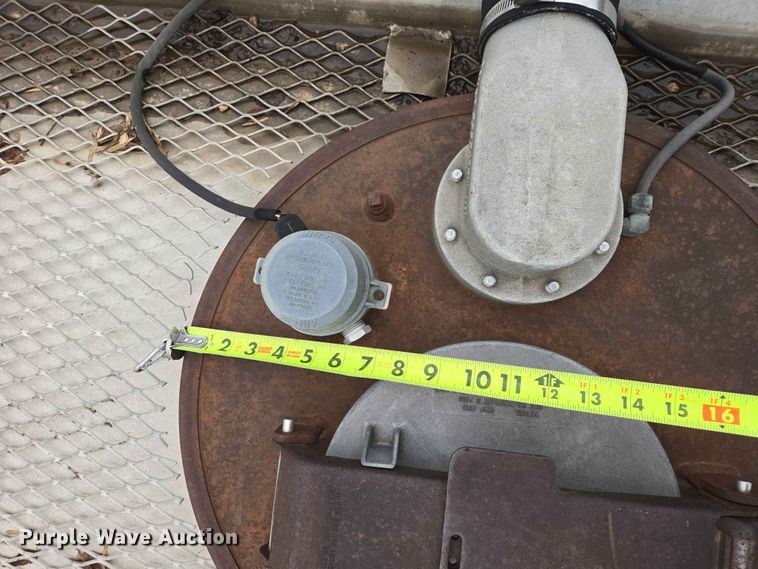 image for item EB1471 1991 Fruehauf TAG-NTN3-ESF 10500 tank trailer