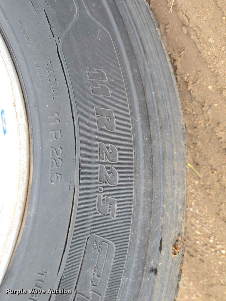 image for item EB1471 1991 Fruehauf TAG-NTN3-ESF 10500 tank trailer