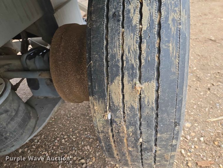 image for item EB1471 1991 Fruehauf TAG-NTN3-ESF 10500 tank trailer