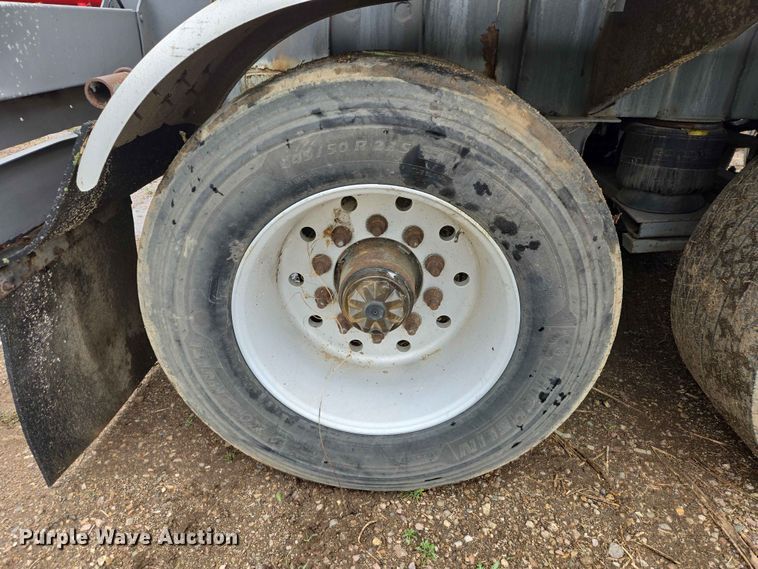 image for item EB1471 1991 Fruehauf TAG-NTN3-ESF 10500 tank trailer