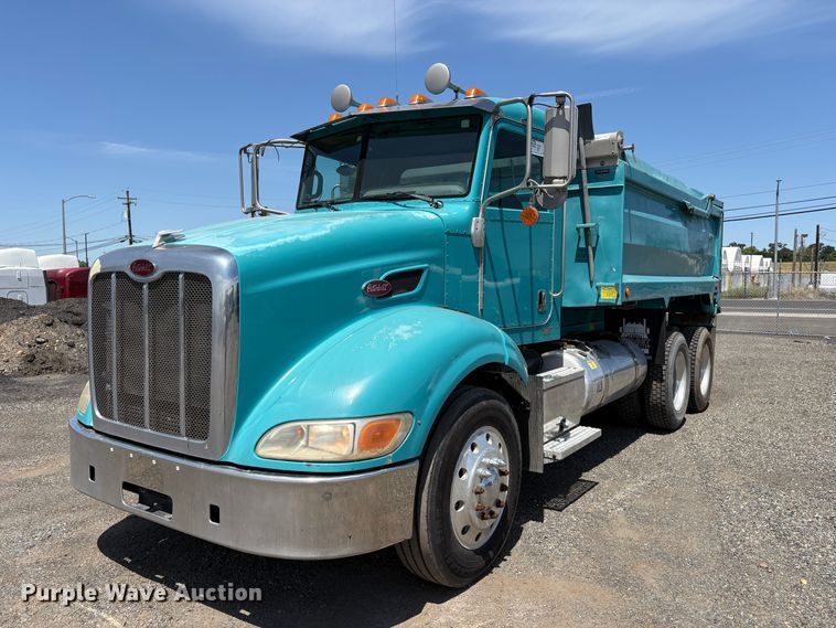 Photo of a 2012 Peterbilt 384