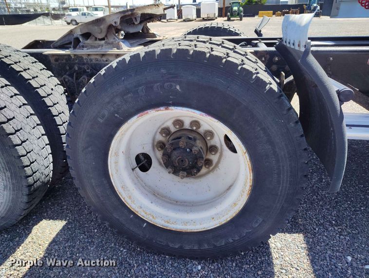image for item ED0129 1993 White GMC WIA semi truck