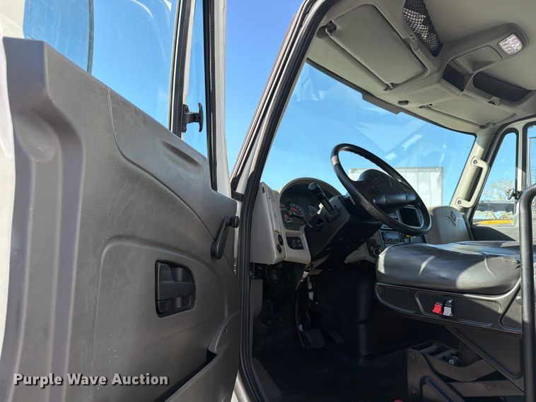 image for item ED5150 2016 International DuraStar 4300 refrigerated truck