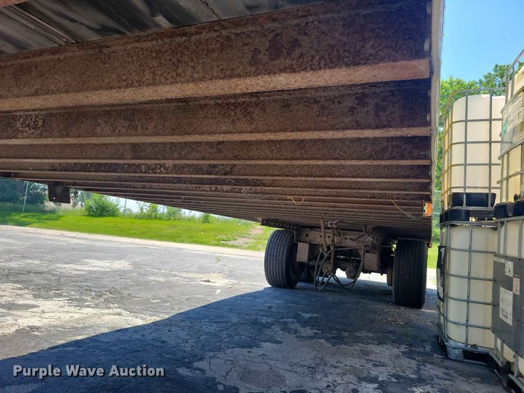 image for item EE1050 1996 Utility  VS2DC dry van trailer