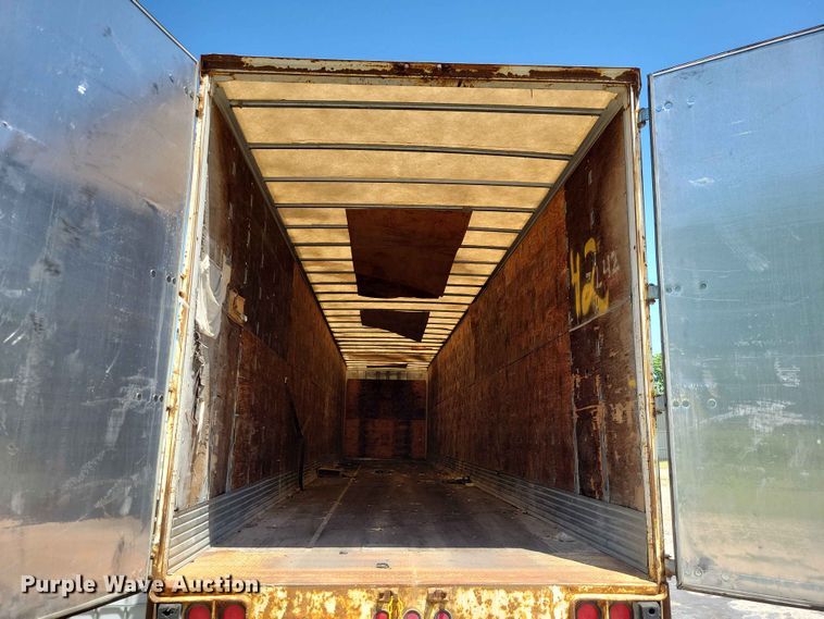 image for item EE1050 1996 Utility  VS2DC dry van trailer