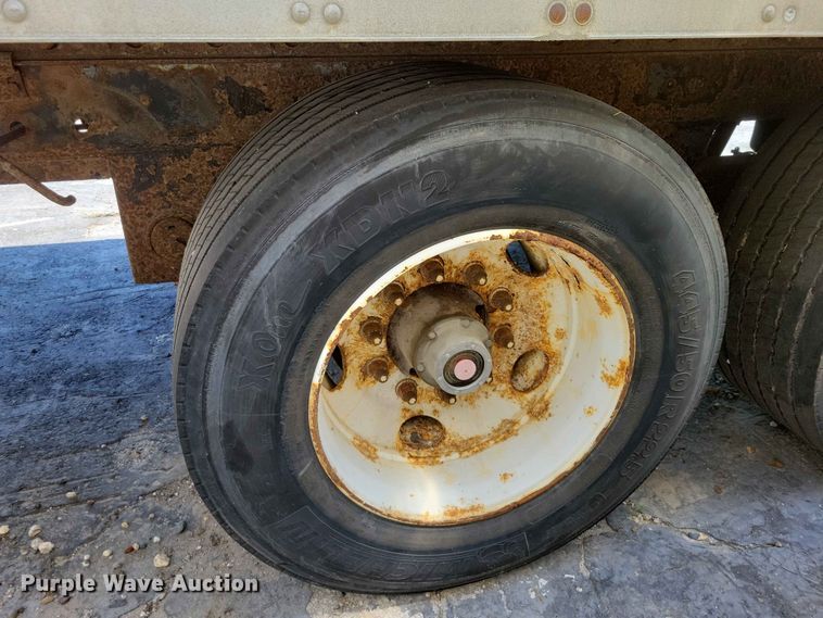 image for item EE1050 1996 Utility  VS2DC dry van trailer