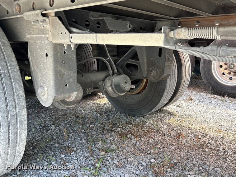 image for item EF1161 2013 Vanguard National dry van trailer