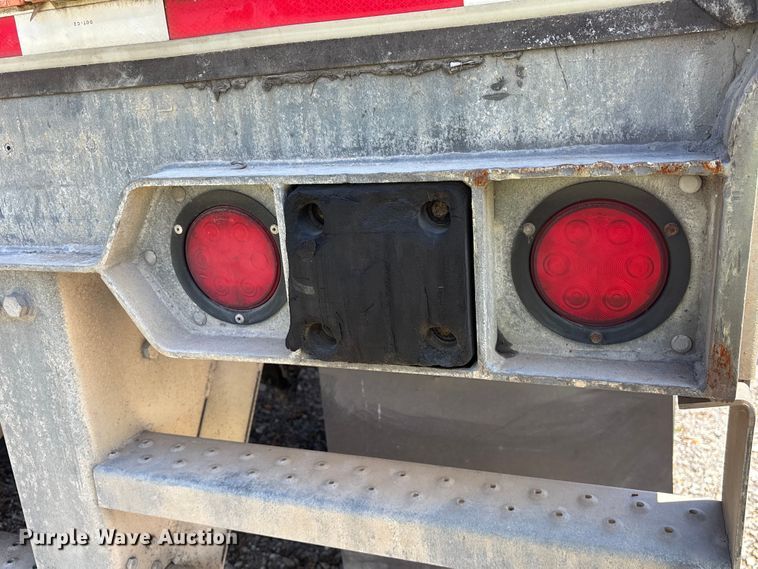 image for item EF1161 2013 Vanguard National dry van trailer