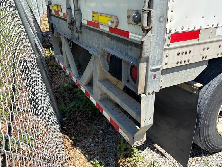 image for item EF1161 2013 Vanguard National dry van trailer