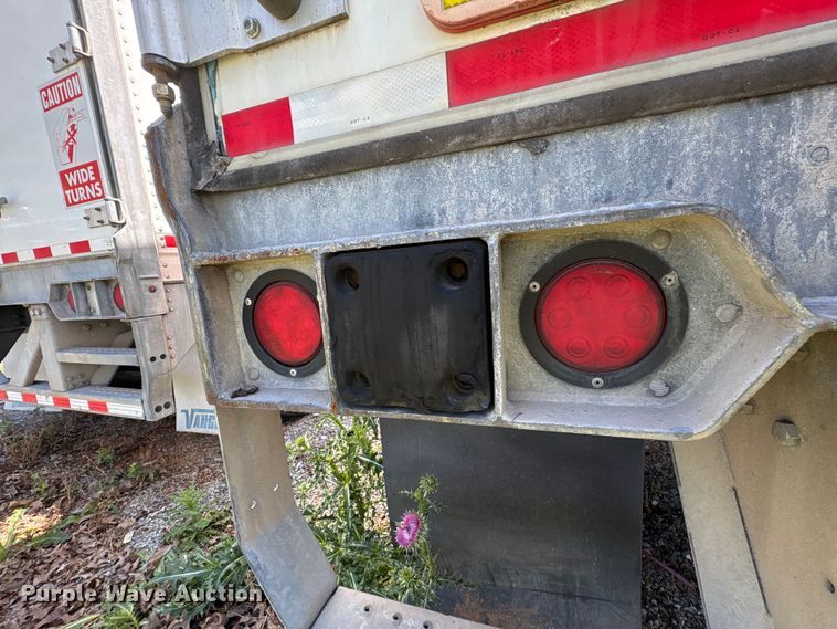 image for item EF1161 2013 Vanguard National dry van trailer