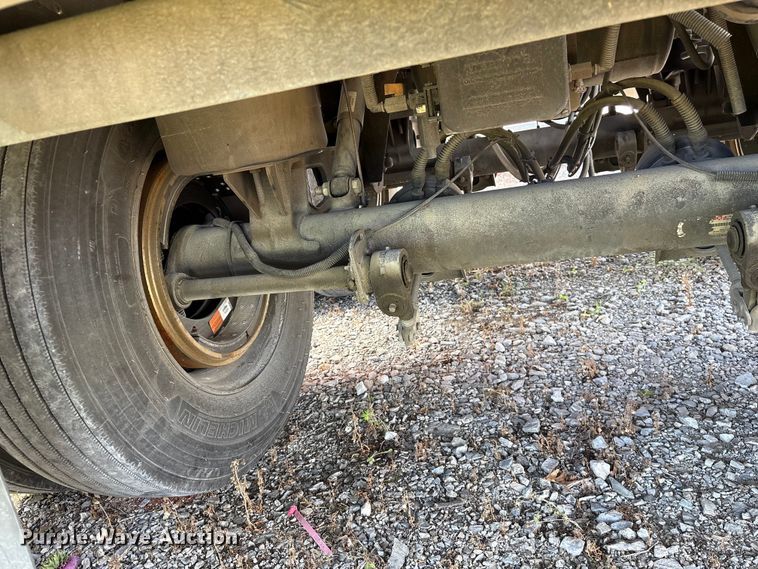 image for item EF1161 2013 Vanguard National dry van trailer