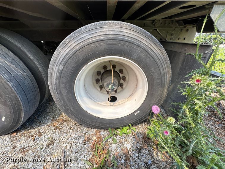 image for item EF1161 2013 Vanguard National dry van trailer