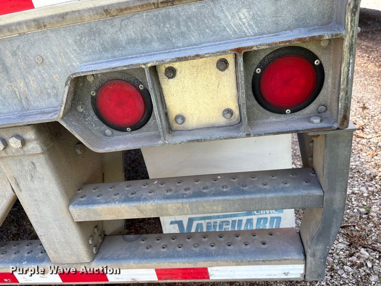 image for item EF1162 2017 Vanguard National dry van trailer