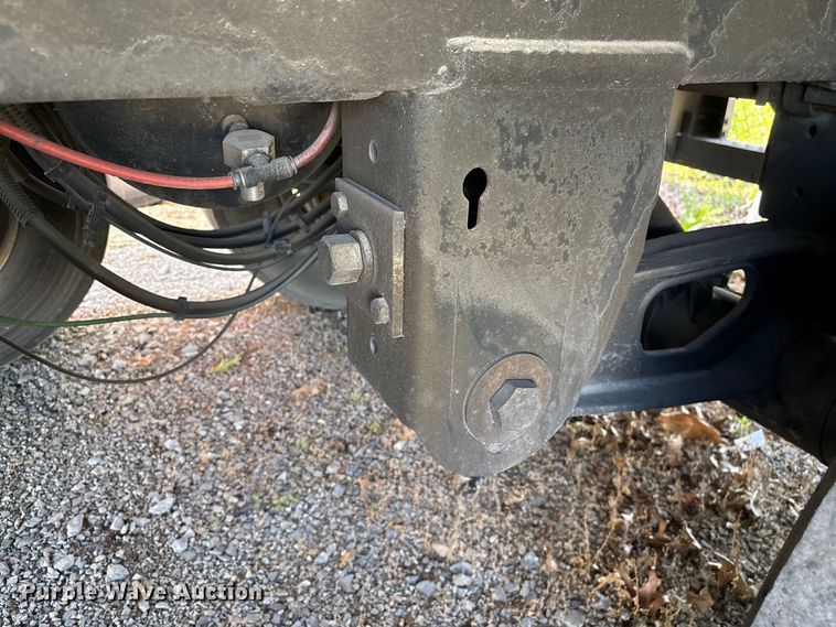 image for item EF1162 2017 Vanguard National dry van trailer
