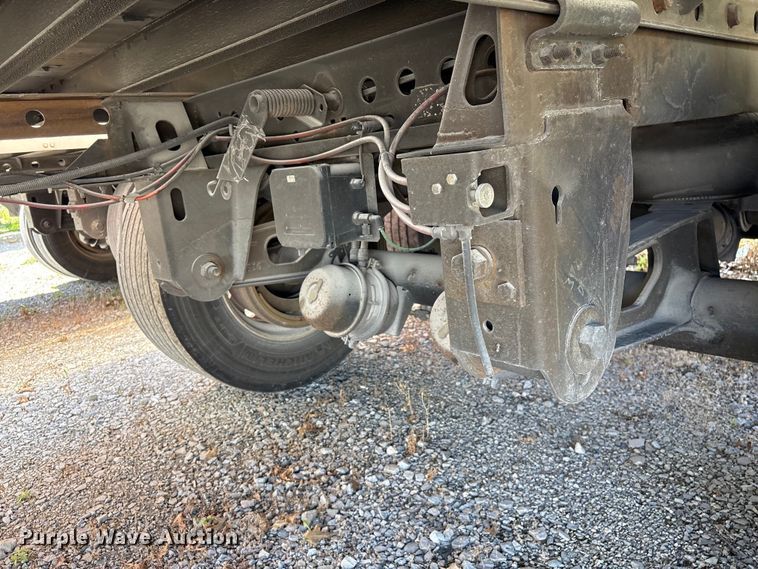 image for item EF1162 2017 Vanguard National dry van trailer