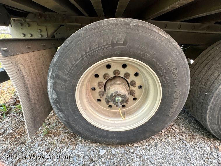 image for item EF1162 2017 Vanguard National dry van trailer
