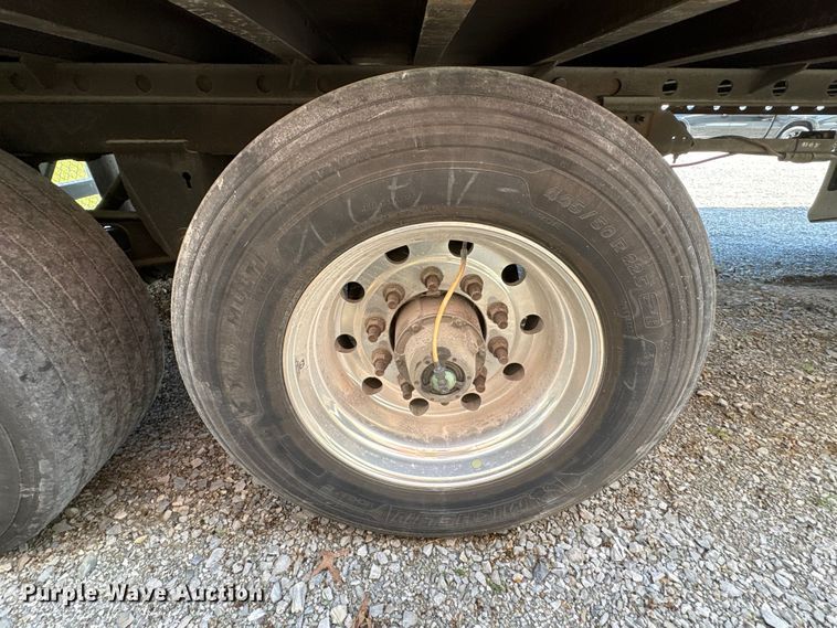 image for item EF1162 2017 Vanguard National dry van trailer