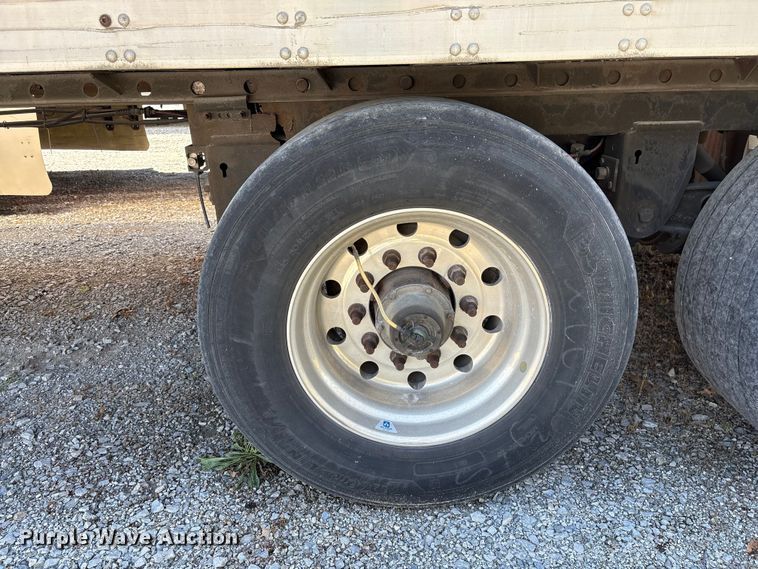image for item EF1162 2017 Vanguard National dry van trailer